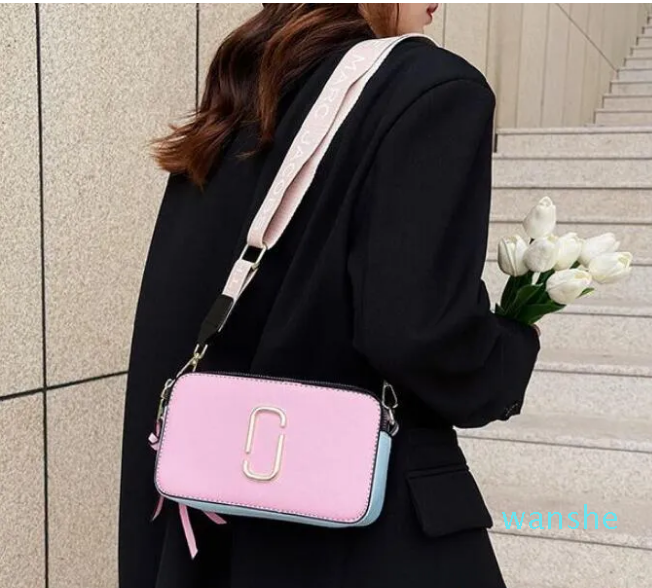 Designer Fashion bag Ladie Handbag Famous totes Marc Jocobs Snapshot Camera Small Crossbody purse Women Shoulder Bags Messenger cross body 2022100 33, All black
Designer Fashion bag Ladie Handbag Famous totes Marc Jocobs Snapshot Camera Small Crossbody purse Women Shoulder Bags Messenger cross body 2022100 33, All black