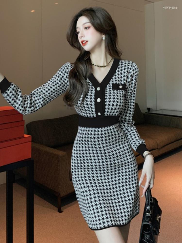 Casual Dresses Winter Women Knitted Dress Ladies Houndstooth Full Sleeves Office Mini Under Coat Female V-neck Slim Fit Above Knee, Black
Casual Dresses Winter Women Knitted Dress Ladies Houndstooth Full Sleeves Office Mini Under Coat Female V-neck Slim Fit Above Knee, Black