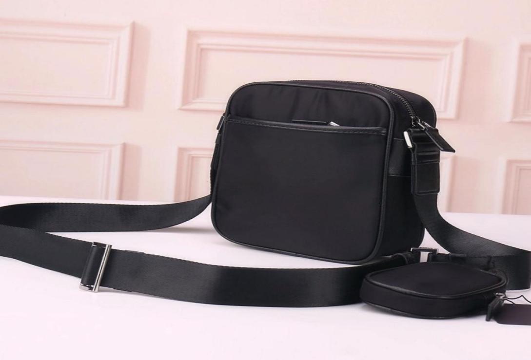 Cross Body Bags Men handbag dicky0750 Fashion designer Messenger Bag Classic Satche Shoulder Parachute Fabric Man Camera Purse Can4282919, Clear
Cross Body Bags Men handbag dicky0750 Fashion designer Messenger Bag Classic Satche Shoulder Parachute Fabric Man Camera Purse Can4282919, Clear
