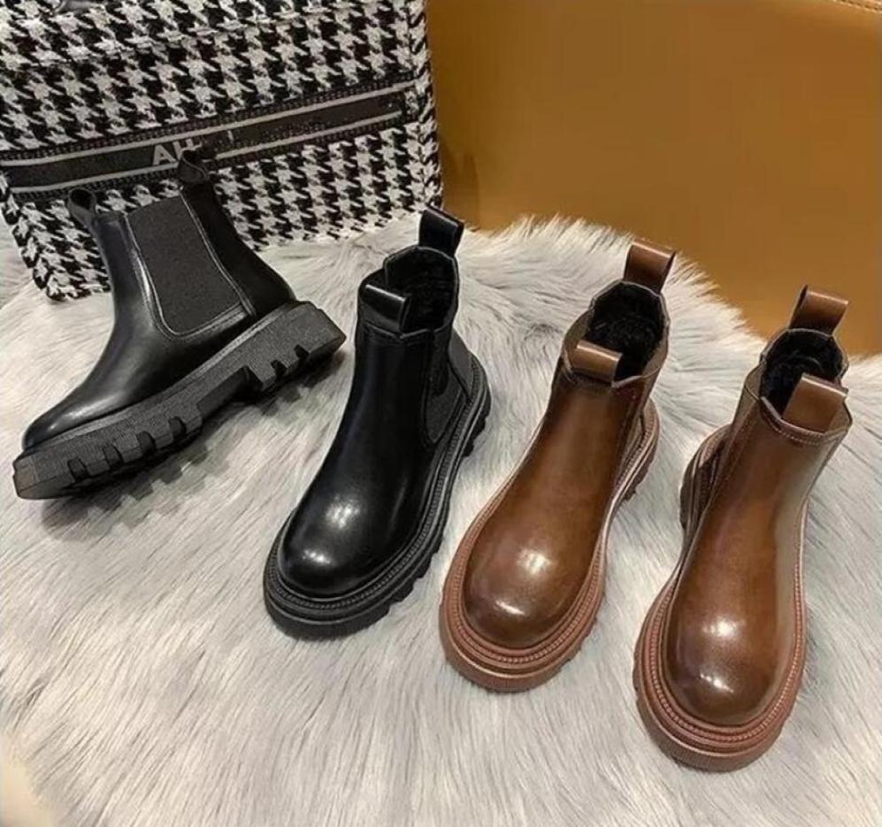 

Women039s ankle boot Designer Luxury Martin Desert Boots and Laceup Winter Shoes Rubber lug sole EUR 3540 Versatile9908689, Blacks