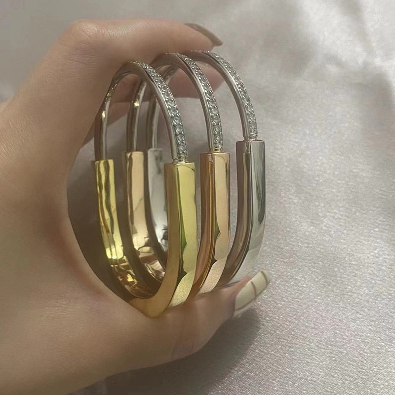 Designer jewelry Titanium steel Bangle designer Lock Bracelet silver rose gold Bracelets for women jewelry
Designer jewelry Titanium steel Bangle designer Lock Bracelet silver rose gold Bracelets for women jewelry