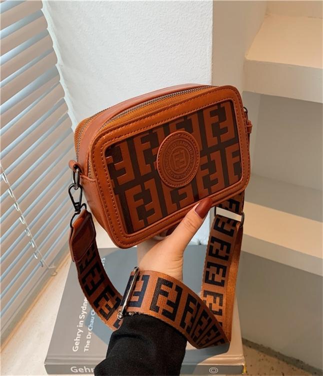 Small female fashion double zipper camera wide strap Single Messenger 70 factory for 7091942, Green
Small female fashion double zipper camera wide strap Single Messenger 70 factory for 7091942, Green