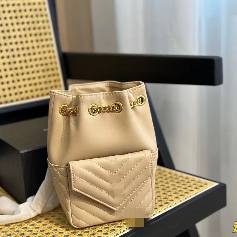 2023 Mini Bucket Bags designer bag woman crossbody chain bag Leather Drawstring Buckets Gold Letter 3 Colors 5A, Black(20x13cm)
2023 Mini Bucket Bags designer bag woman crossbody chain bag Leather Drawstring Buckets Gold Letter 3 Colors 5A, Black(20x13cm)