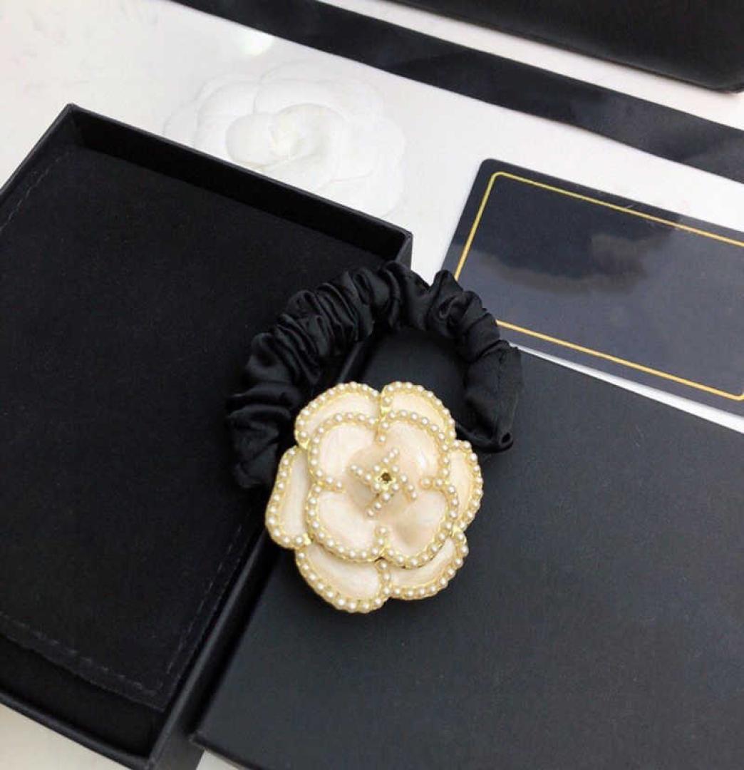 2021 Fashion Jewelry For Women Black Ribbon Design Camellia Flower Beautiful Girls Hair Wear Jewelry Hair Luxury Top Jewelry6482328
2021 Fashion Jewelry For Women Black Ribbon Design Camellia Flower Beautiful Girls Hair Wear Jewelry Hair Luxury Top Jewelry6482328