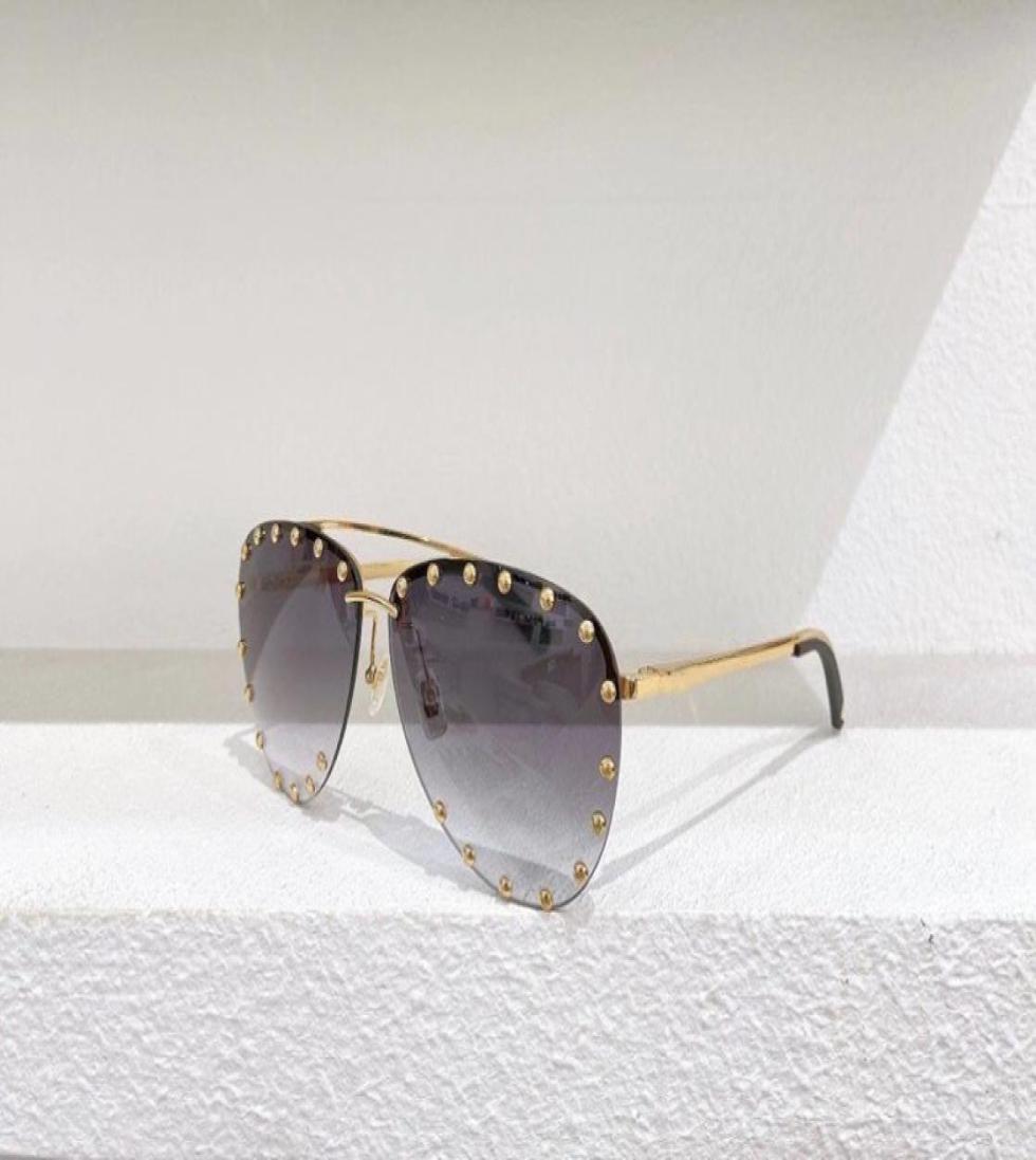 The Party Pilot Sunglasses Gold metal Frame Grey Shaded Sonnenbrille Mens Sun glasses Gafas de sol top quality with Case Box9279601
The Party Pilot Sunglasses Gold metal Frame Grey Shaded Sonnenbrille Mens Sun glasses Gafas de sol top quality with Case Box9279601