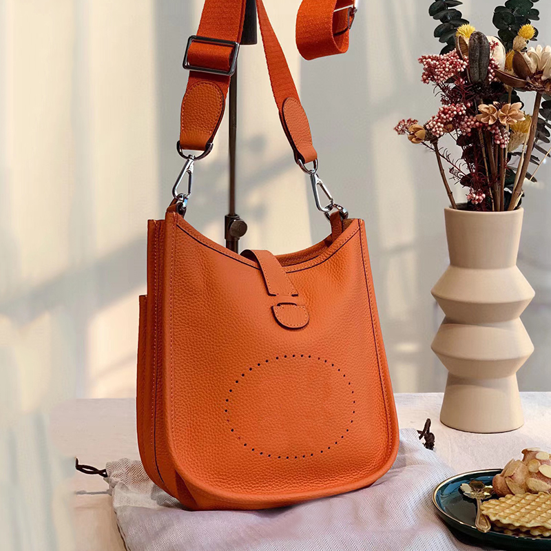 Mini Shoulder Bag Crossbody Bags for Women Fashion Designer Handbags Totes Soft Leather Solid Color Brown Black Ladies Small Messenger Purses, Grey
Mini Shoulder Bag Crossbody Bags for Women Fashion Designer Handbags Totes Soft Leather Solid Color Brown Black Ladies Small Messenger Purses, Grey
