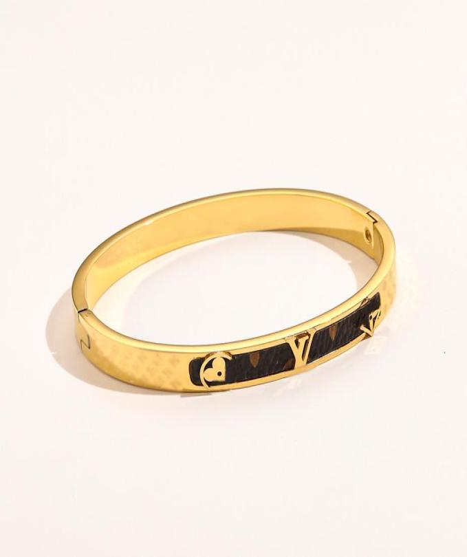 Designer Branded Bracelets Women Bangle Luxury Designer Bracelet Faux Leather 18K Gold Plated Stainless steel Bracelet Womens Wedd5887347
Designer Branded Bracelets Women Bangle Luxury Designer Bracelet Faux Leather 18K Gold Plated Stainless steel Bracelet Womens Wedd5887347
