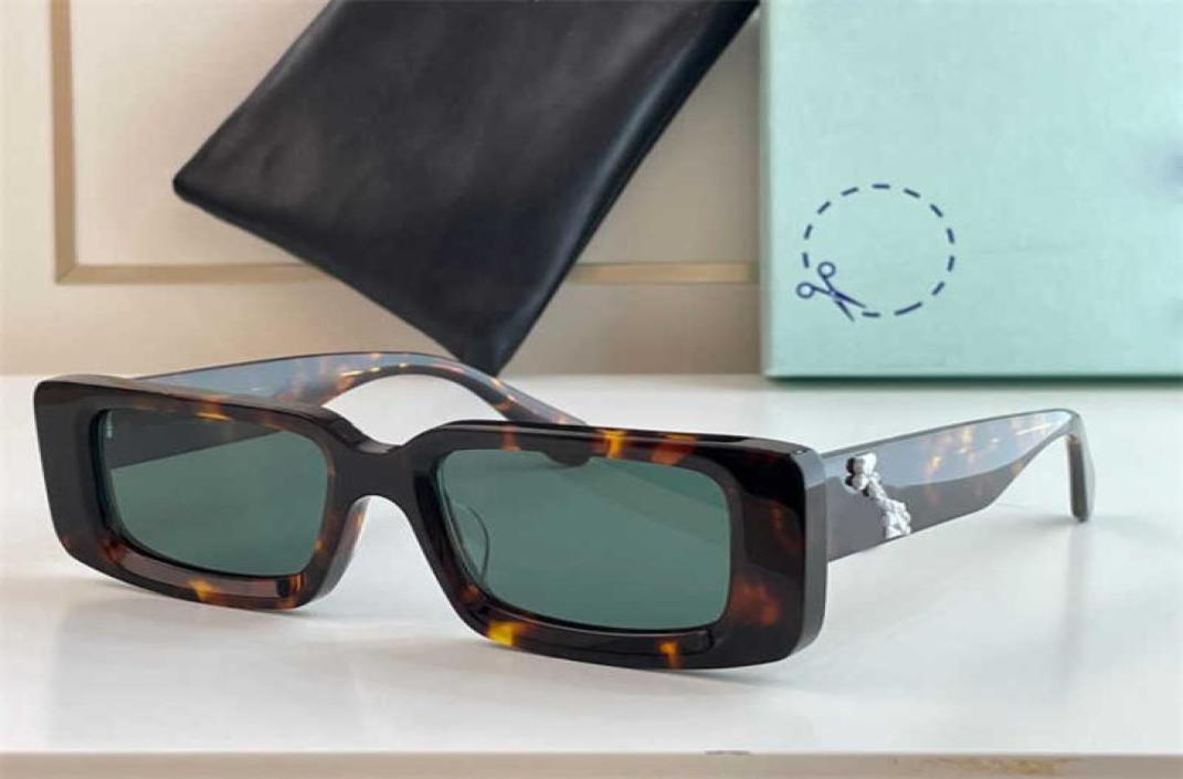 selling Mens designer Sunglasses for women man Small Square Thick Plate Frame Fashion Party Catwalk Style Designer Glasses Tra5590120
selling Mens designer Sunglasses for women man Small Square Thick Plate Frame Fashion Party Catwalk Style Designer Glasses Tra5590120