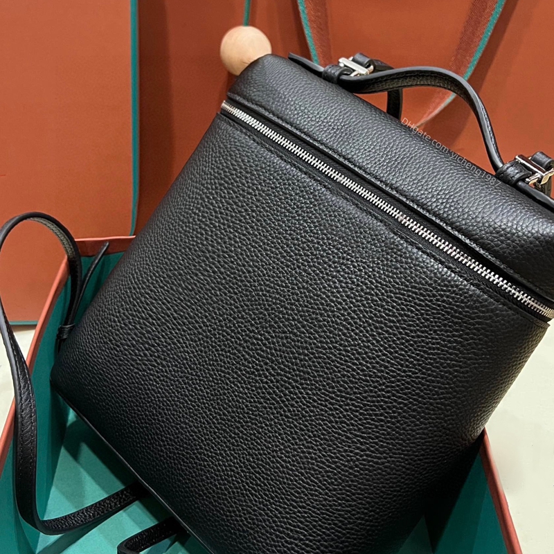 10A Mirror Quality Designer Loro piana Women Backpack 23cm Luxury Real Leather L19 women's handbag Lady Fashion Single Shoulder Bag Free Shipping
10A Mirror Quality Designer Loro piana Women Backpack 23cm Luxury Real Leather L19 women's handbag Lady Fashion Single Shoulder Bag Free Shipping