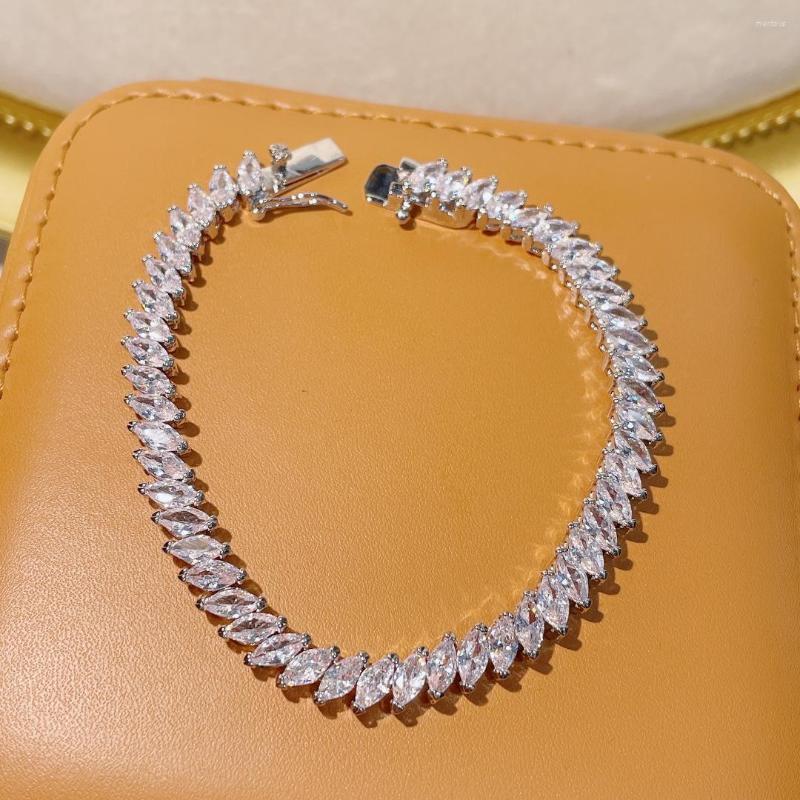 Link Bracelets Luxury Geometric Mariquesa Cubic Zirconia CZ Cuff For Girl Wedding Engagemen Jewelry S0221
Link Bracelets Luxury Geometric Mariquesa Cubic Zirconia CZ Cuff For Girl Wedding Engagemen Jewelry S0221