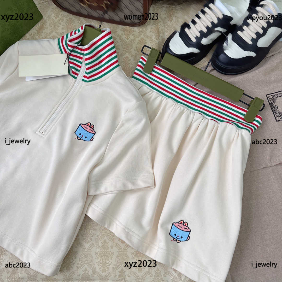 designer tracksuit women Three color striped stand collar design T-shirt Size -L 2pcs Zipper coat and fashionable shorts May17, #5
designer tracksuit women Three color striped stand collar design T-shirt Size -L 2pcs Zipper coat and fashionable shorts May17, #5