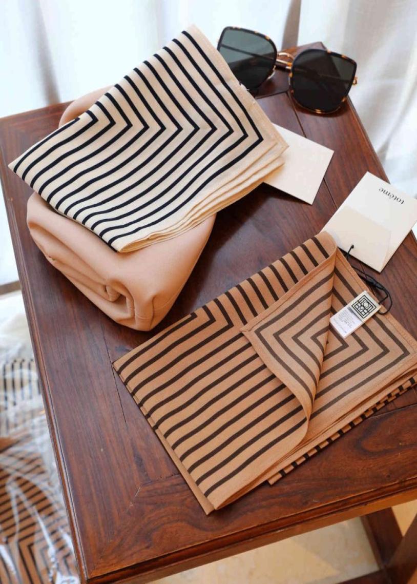 Scarves Toteme Nordic minority simple crepe de Chine stripe silk scarf womens small square 57cm mulberry shawl7223774
Scarves Toteme Nordic minority simple crepe de Chine stripe silk scarf womens small square 57cm mulberry shawl7223774