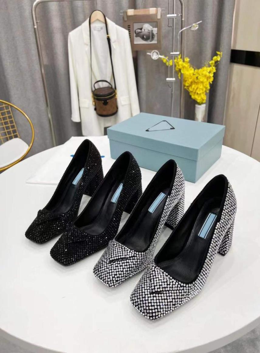 2022 latest full diamond women039s sandals leather outsole designer single shoes complete package size 34412958006, Black
2022 latest full diamond women039s sandals leather outsole designer single shoes complete package size 34412958006, Black