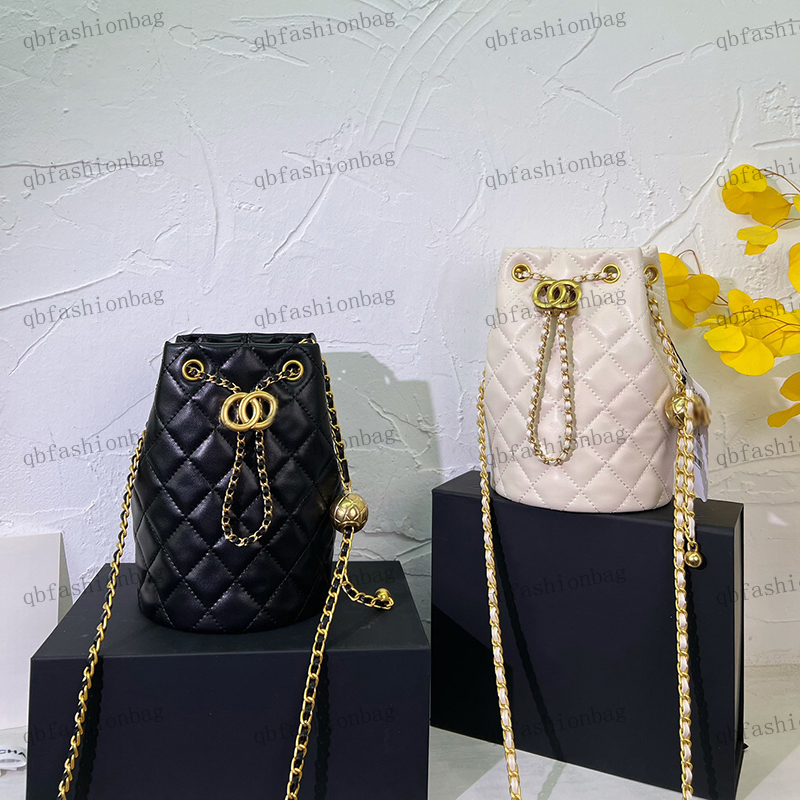Designer Womens Bucket Bag Shoulder Bag Super Soft Sheepskin Ringer Hardware Metal Clutch Gold Ball Thin Chain Handheld Crossbody Bags Underarm Bags 19x14cm, Box
Designer Womens Bucket Bag Shoulder Bag Super Soft Sheepskin Ringer Hardware Metal Clutch Gold Ball Thin Chain Handheld Crossbody Bags Underarm Bags 19x14cm, Box