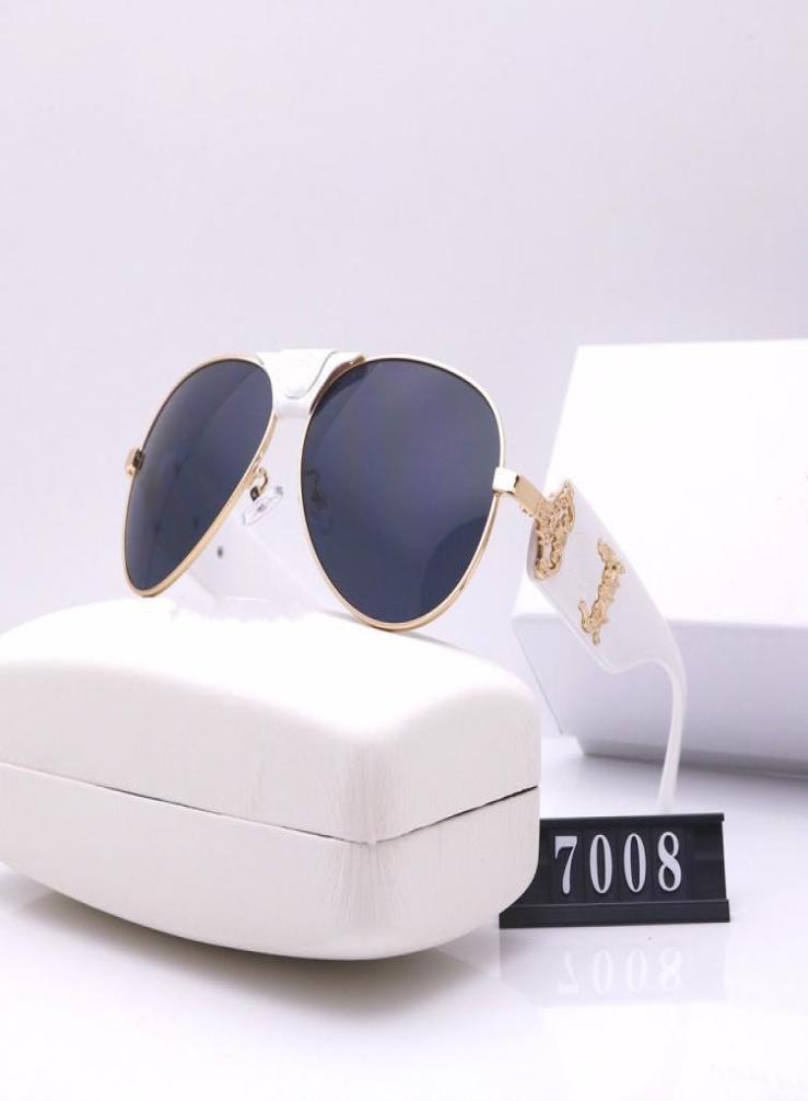 High quality classic fashion designer brand men and women sunglasses Gafas de So Disenador Para Mujer with gift box8520000
High quality classic fashion designer brand men and women sunglasses Gafas de So Disenador Para Mujer with gift box8520000