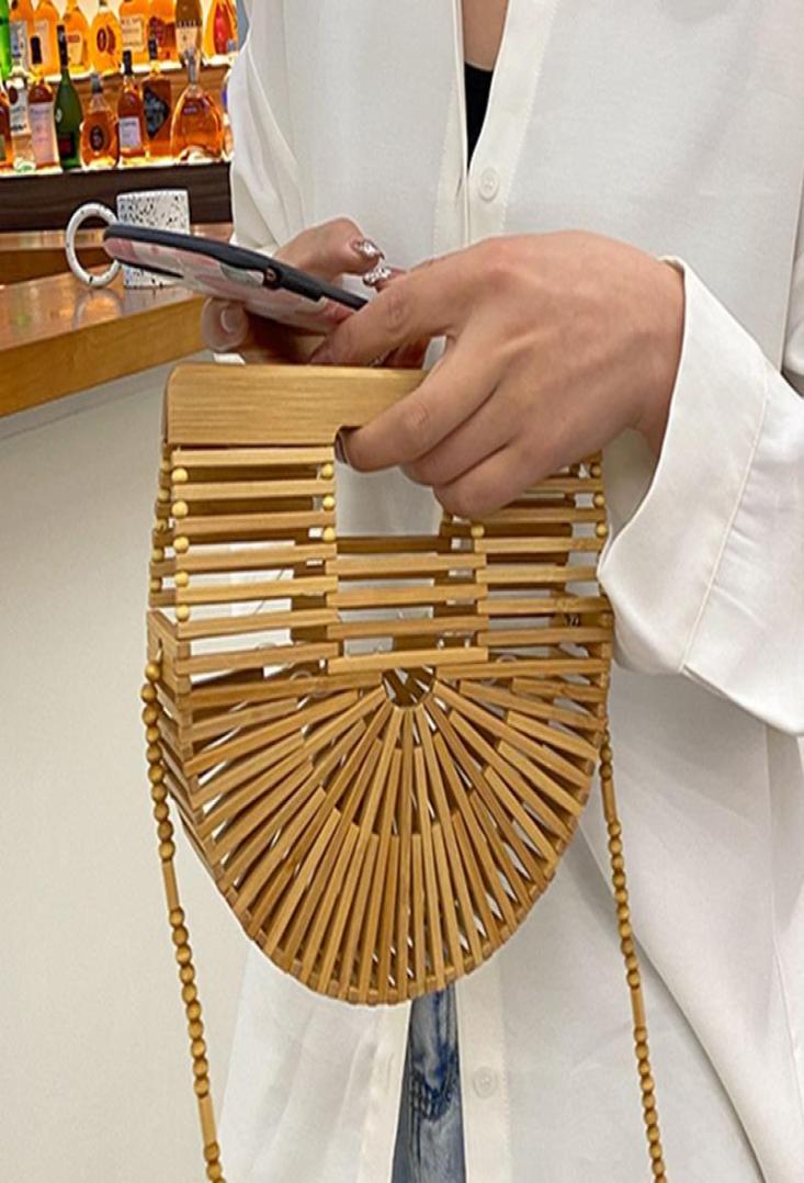 Evening Bags 2021 Summer Luxury Designer Handbags For Women Shoulder Bag Hollow Out Bamboo Woven Beach Mobile Phone Wallet Bolsos3759592, Army green
Evening Bags 2021 Summer Luxury Designer Handbags For Women Shoulder Bag Hollow Out Bamboo Woven Beach Mobile Phone Wallet Bolsos3759592, Army green