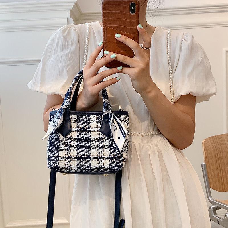 Evening Bags Shoulder Bag Female Designer Bucket Crossbody Handbag Purse Ribbon Women Lattice Fashion Backpack 2023 PU Leather Zipper, Black
Evening Bags Shoulder Bag Female Designer Bucket Crossbody Handbag Purse Ribbon Women Lattice Fashion Backpack 2023 PU Leather Zipper, Black