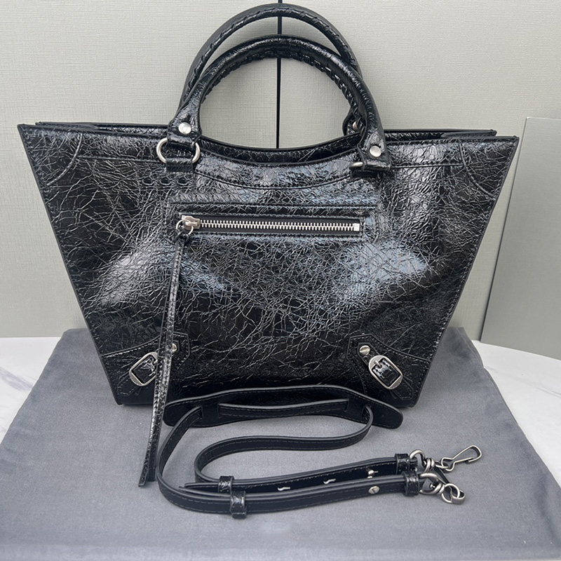 Neo Cagole City Handbag Top Handle Women Bag Genuine Leather Motorcycle Crossbody Bags Fashion Shoulder Arena lambskin aged-silver hardware Ladies totes Purses, Color 3
Neo Cagole City Handbag Top Handle Women Bag Genuine Leather Motorcycle Crossbody Bags Fashion Shoulder Arena lambskin aged-silver hardware Ladies totes Purses, Color 3