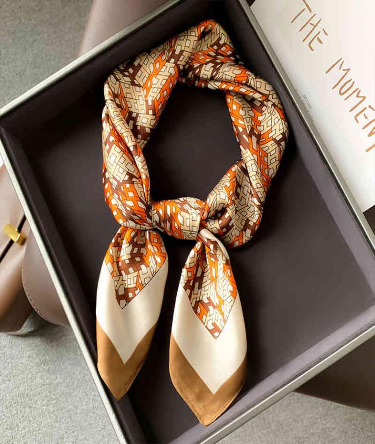 Designer H Handbag Silk Scarf Head Bag Letter Spring and Autumn Hair Band 70 Small Square Female Professional Decoration Womans Sc4276305
Designer H Handbag Silk Scarf Head Bag Letter Spring and Autumn Hair Band 70 Small Square Female Professional Decoration Womans Sc4276305