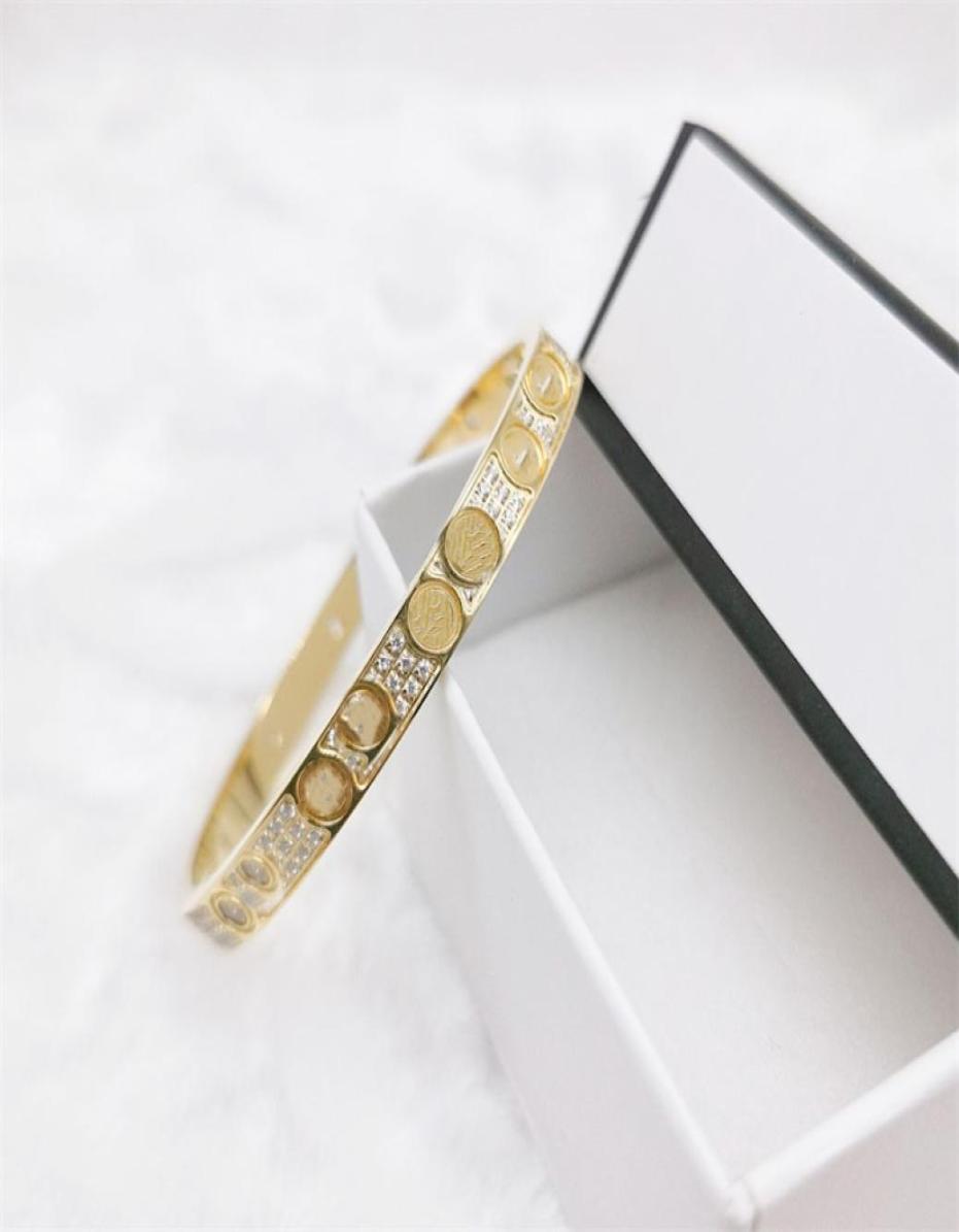 Designer Bangle CZ Rhinestone Classic Rose Gold Silver Color Bangles Bracelets Jewelry Box Package 113 8 hc4696841
Designer Bangle CZ Rhinestone Classic Rose Gold Silver Color Bangles Bracelets Jewelry Box Package 113 8 hc4696841