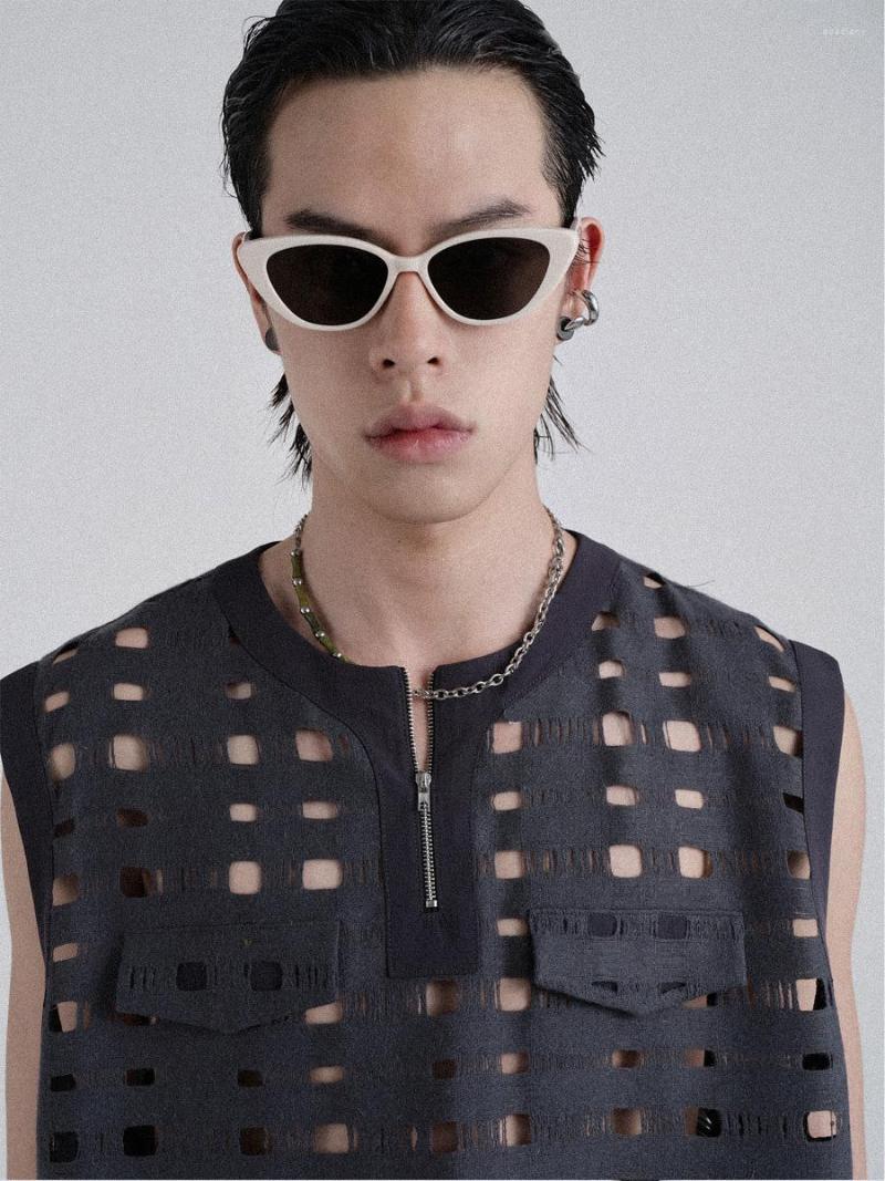 Men' Tank Tops A2733 Sleeveless Waistcoat Tide Brand Mesh Vest Loose Wool Plaid Hollow Men' Design Sense, Picture shown
Men' Tank Tops A2733 Sleeveless Waistcoat Tide Brand Mesh Vest Loose Wool Plaid Hollow Men' Design Sense, Picture shown