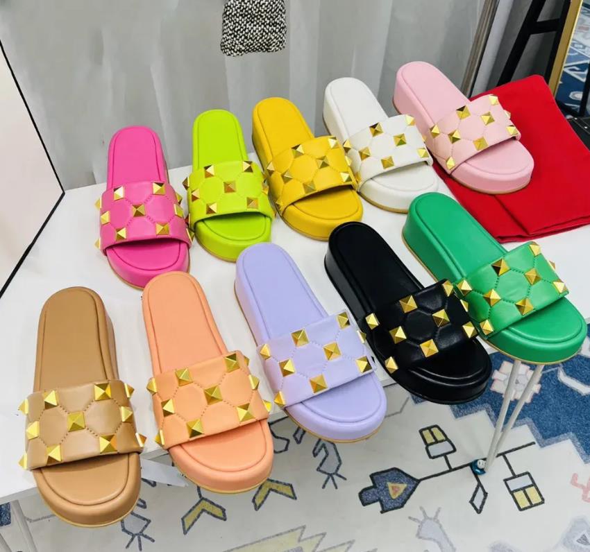 Designers Sandals Women Leather Rubber Slides Luxurys Platform Mule Slipper Summer Beach Sandal Size 35-41, Colour 4
Designers Sandals Women Leather Rubber Slides Luxurys Platform Mule Slipper Summer Beach Sandal Size 35-41, Colour 4