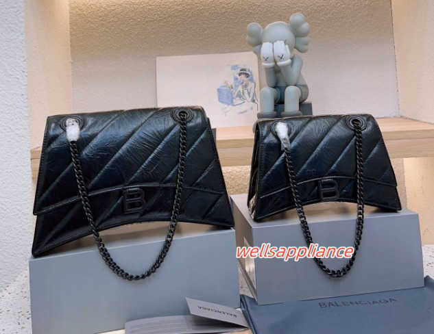Women's men hourglass Handle fashion crossbody Bags Clutch flap tote leather pochette Luxury Designer wallet purses pattern handbag Shoulder chain Bag, Color red(gold logo)
Women's men hourglass Handle fashion crossbody Bags Clutch flap tote leather pochette Luxury Designer wallet purses pattern handbag Shoulder chain Bag, Color red(gold logo)