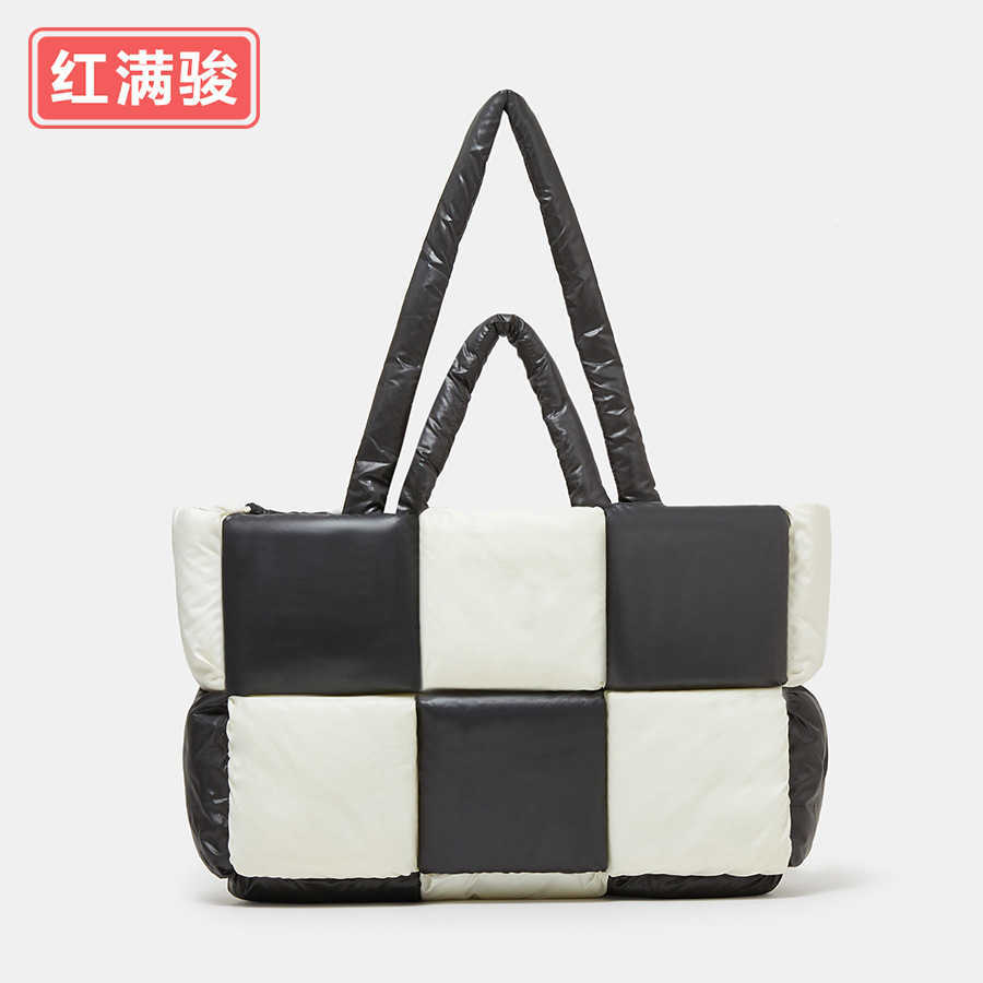 23 Soft Space Cotton Black and White Ge Tote Bag Women's Diamond Checker Down Cotton Suit Single Shoulder Bag Small Chessboard Checker Handbag 230527, Black-and-white checked
23 Soft Space Cotton Black and White Ge Tote Bag Women's Diamond Checker Down Cotton Suit Single Shoulder Bag Small Chessboard Checker Handbag 230527, Black-and-white checked