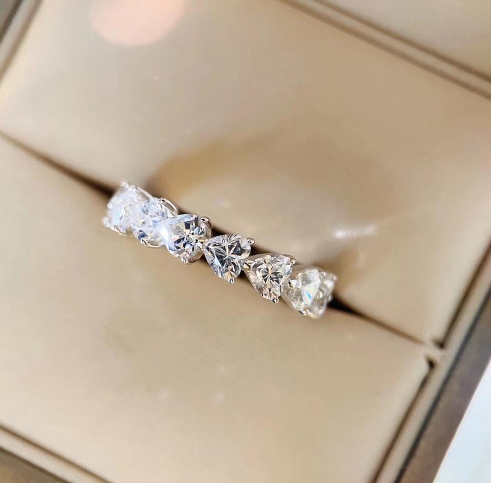 Fashion designer luxury ring heart full diamond ring S925 silver plated 18K gold diamond ring couple wedding accessories with gif4921063
Fashion designer luxury ring heart full diamond ring S925 silver plated 18K gold diamond ring couple wedding accessories with gif4921063