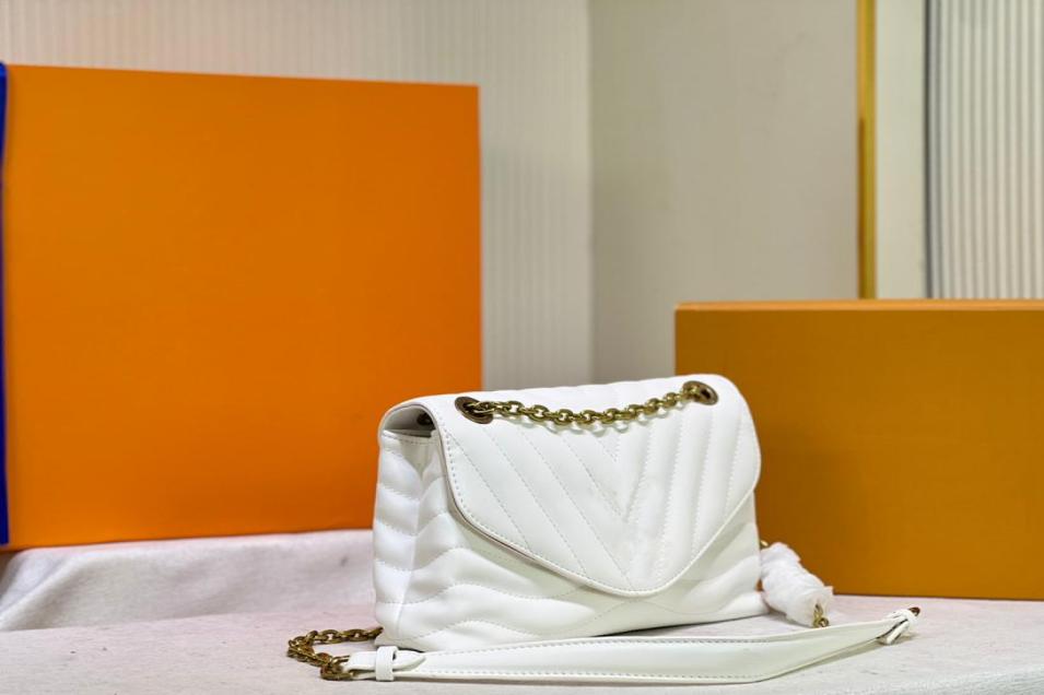 Luxurys Designers Bags Handbags Women Messenger Handbag Embossing Coussin Small Tote Shoulder Crossbody Bag4319332, Army green
Luxurys Designers Bags Handbags Women Messenger Handbag Embossing Coussin Small Tote Shoulder Crossbody Bag4319332, Army green