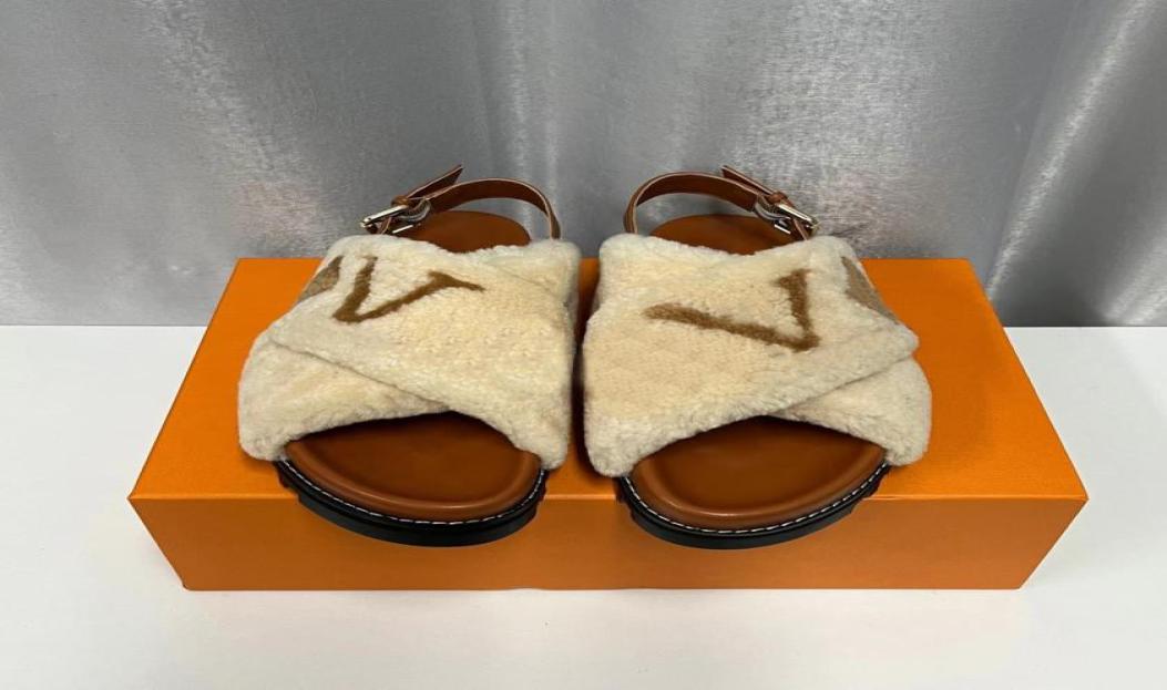 2022 Flat Comfort mule wool slides designer Sandals For Women fluffy Slipper Thick Sole Buckle flat Fashion Trendy plush Casual Sh2260618, Red
2022 Flat Comfort mule wool slides designer Sandals For Women fluffy Slipper Thick Sole Buckle flat Fashion Trendy plush Casual Sh2260618, Red