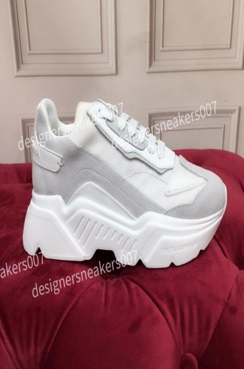 2021 Luxurys Designers Shoes boots Brand Men womens Triple S leather sneaker Fashion Trainers Casual High Top Sneakers size 35453609303, Black
2021 Luxurys Designers Shoes boots Brand Men womens Triple S leather sneaker Fashion Trainers Casual High Top Sneakers size 35453609303, Black