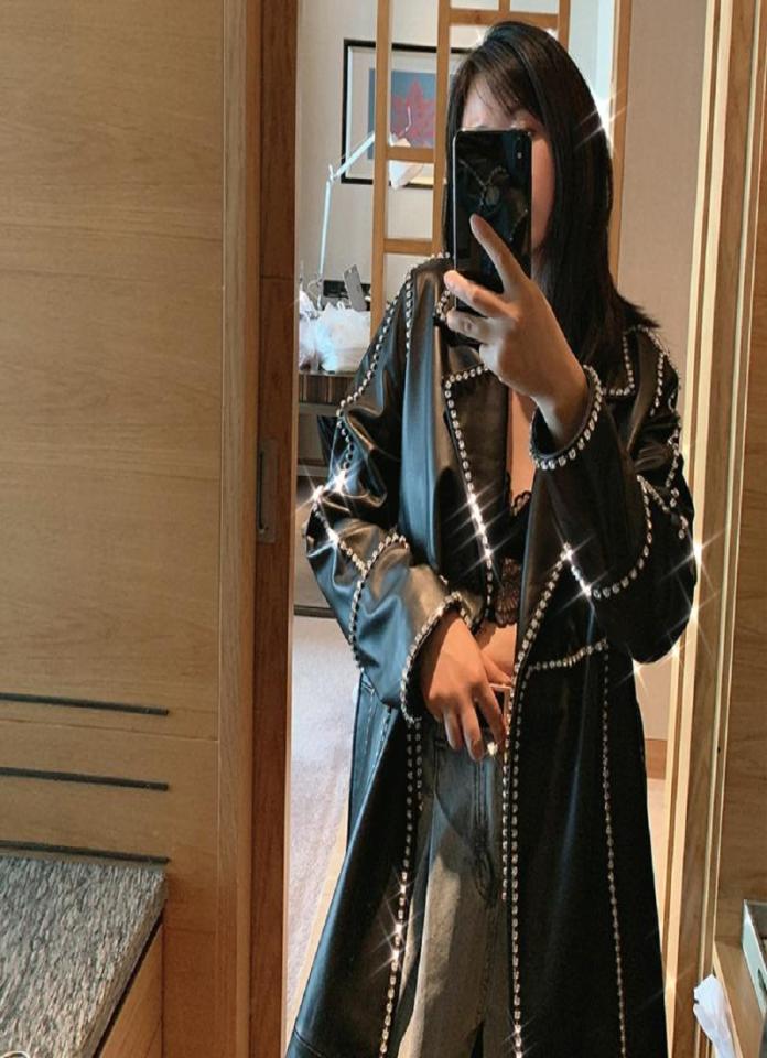 Heavy Big Craftsmanship Brand Beaded Diamond Ladies Leather Coating Windbreaker Jacket2021 Women039s Wear Winter Coat1035010, Black
Heavy Big Craftsmanship Brand Beaded Diamond Ladies Leather Coating Windbreaker Jacket2021 Women039s Wear Winter Coat1035010, Black