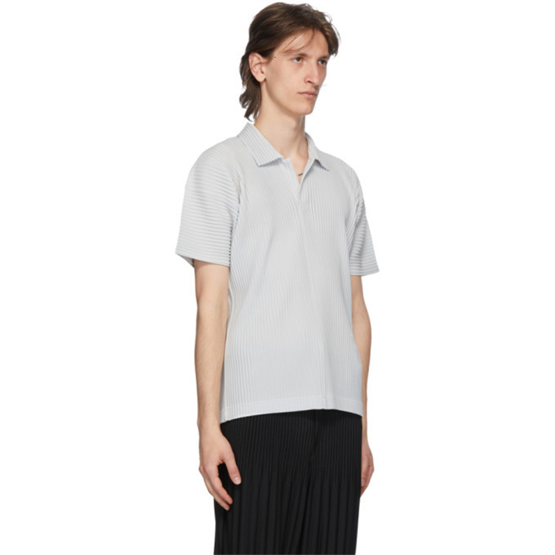 Men's Polos Simple Casual Miyake Homme Plisse Pleated Fabric Loose Top Lapel Short Sleeve Polo Shirt 230526