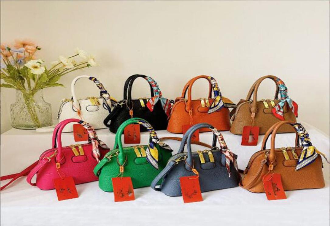 Handbag Women Designer Shell Bags 2023 New Fashion Large Capacity Bag Messenger bag8412342
Handbag Women Designer Shell Bags 2023 New Fashion Large Capacity Bag Messenger bag8412342