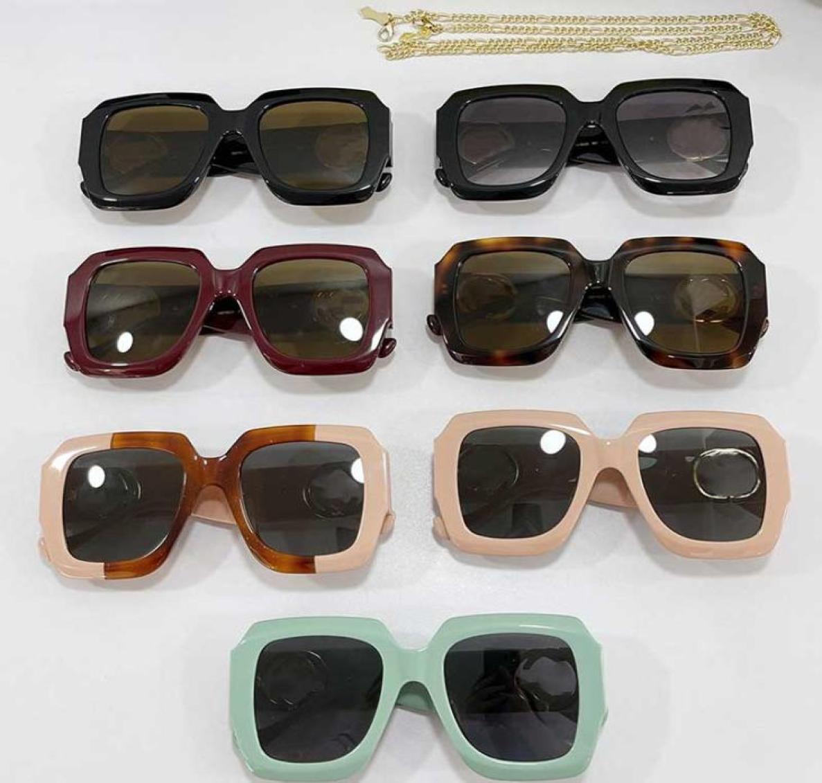 Rectangular sunglasses with chain G1022S black Frame Solid brown lens height 666 cm width 1472cm Nose bridge length 23 mm 80s in3671955
Rectangular sunglasses with chain G1022S black Frame Solid brown lens height 666 cm width 1472cm Nose bridge length 23 mm 80s in3671955