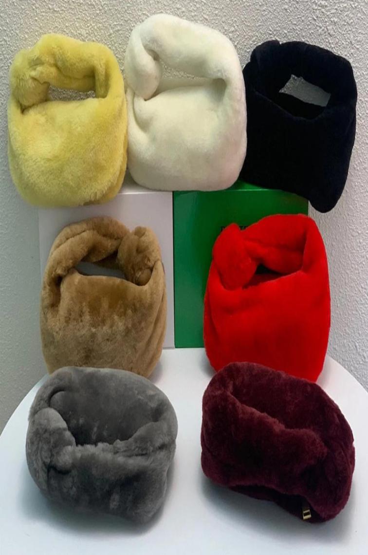 Women Furry Handbags Hobos Designer Winter Shoulder Bags Lady Soft Warm Fur Purses Baguettes handbag Autumn Totes8423880, White
Women Furry Handbags Hobos Designer Winter Shoulder Bags Lady Soft Warm Fur Purses Baguettes handbag Autumn Totes8423880, White