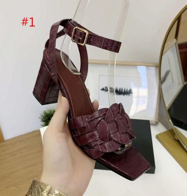 Fashion high quality large size 3542 leather outsole Women Designer sandal Luxury high Heels Leather Dress Wedding Shoes Sexy sho9093104, Clear
Fashion high quality large size 3542 leather outsole Women Designer sandal Luxury high Heels Leather Dress Wedding Shoes Sexy sho9093104, Clear