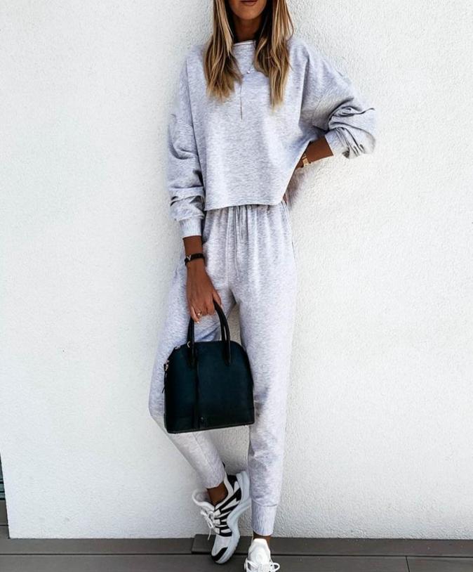 Women039s Tracksuits VSLLWQ Tracksuit Women Set O Neck Loose Crop Top SweatshirtLace Up Pencil Pants 2 Pieces Sets 2021 Autum7713190, Black
Women039s Tracksuits VSLLWQ Tracksuit Women Set O Neck Loose Crop Top SweatshirtLace Up Pencil Pants 2 Pieces Sets 2021 Autum7713190, Black