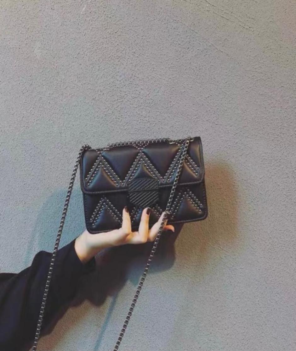 Designer handbags for women Rivet flap luxury Shoulder Bags handbag cross body clutch chain Purse fashion purses lady Satchel mini3608399, Red
Designer handbags for women Rivet flap luxury Shoulder Bags handbag cross body clutch chain Purse fashion purses lady Satchel mini3608399, Red