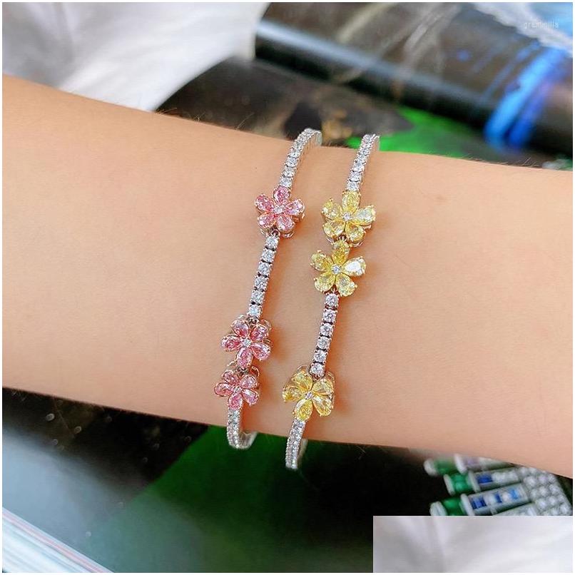 Chain Link Bracelets Fashion Bracelet Jewelry For Women Yellow Flower Party Adjustable Design Drop Delivery Dhs72
Chain Link Bracelets Fashion Bracelet Jewelry For Women Yellow Flower Party Adjustable Design Drop Delivery Dhs72