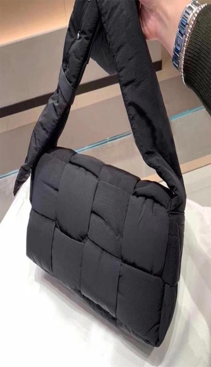 Evening Bags Fashion Woven Cotton Padded Women Shoulder Bag Brands Designer Stuffing Down Crossbody For 2022 Knitting Handbag InsE6053316, Black
Evening Bags Fashion Woven Cotton Padded Women Shoulder Bag Brands Designer Stuffing Down Crossbody For 2022 Knitting Handbag InsE6053316, Black