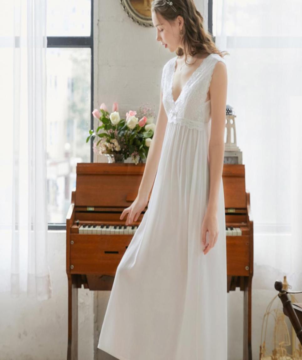 2020 Sexy Sleeveless Sleep Wear Night Dress Vintage Lace Nightgown Nightdress White Blue Pink Cotton Sleepwear Women Nightshirt2010523
2020 Sexy Sleeveless Sleep Wear Night Dress Vintage Lace Nightgown Nightdress White Blue Pink Cotton Sleepwear Women Nightshirt2010523