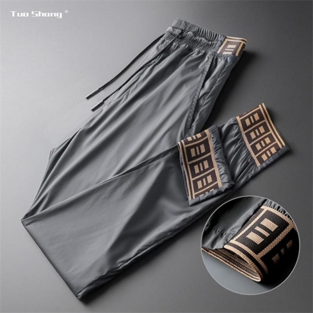 2020 Spring Mens Jogger Thin Drawstring Sports Pants High Fashion Streetwear New Designer Joggers Casual Trousers Men Y11143507663, Black
2020 Spring Mens Jogger Thin Drawstring Sports Pants High Fashion Streetwear New Designer Joggers Casual Trousers Men Y11143507663, Black