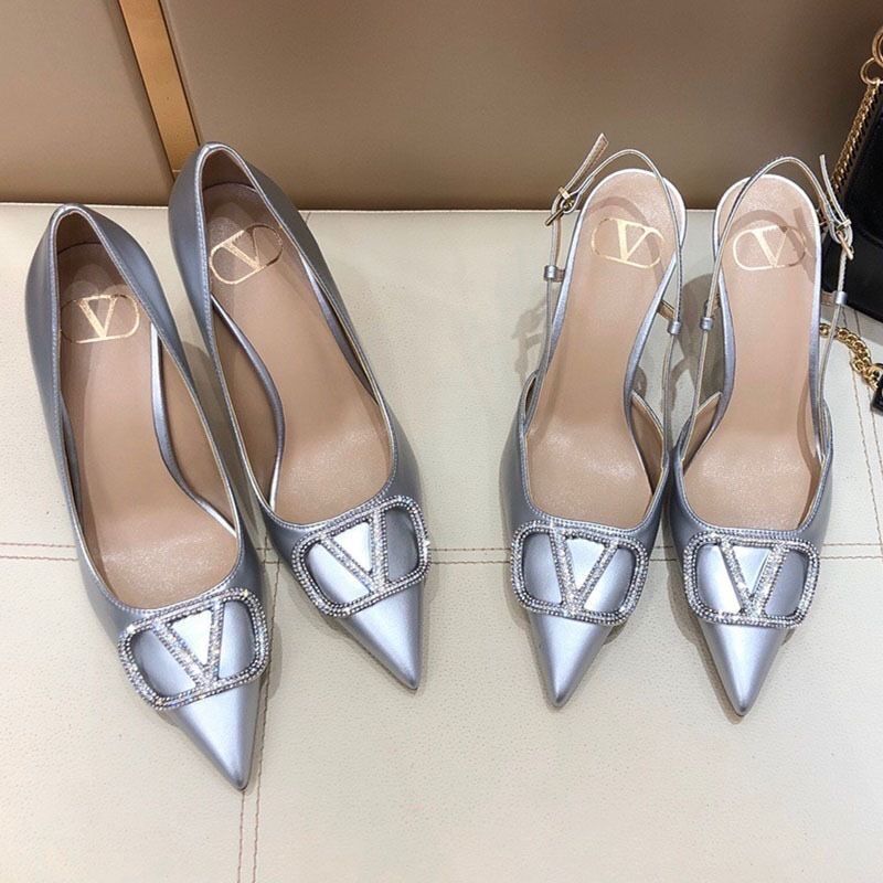 Summer Women Sandals High Heels Wedding Shoes Classics Brand Metal V-Buckle Real Leather Black Shallow Back Strap Black Matte Brand Sandal with Dust Bag 35-44, Blue
Summer Women Sandals High Heels Wedding Shoes Classics Brand Metal V-Buckle Real Leather Black Shallow Back Strap Black Matte Brand Sandal with Dust Bag 35-44, Blue