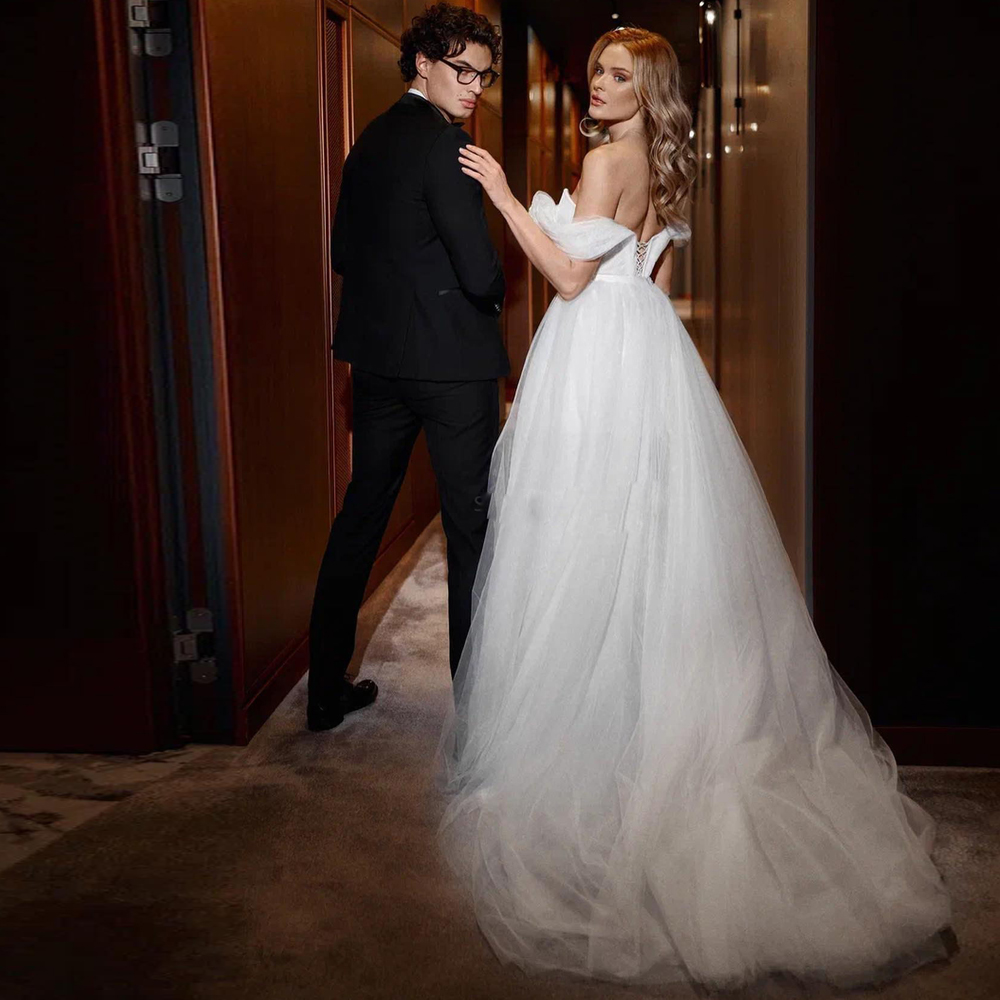 Stunning Off The Shoulder Glitter Wedding Dresses For Bride V-neck Tulle A Line Bridal Gown Custom Made Summer Garden Robe de mariee