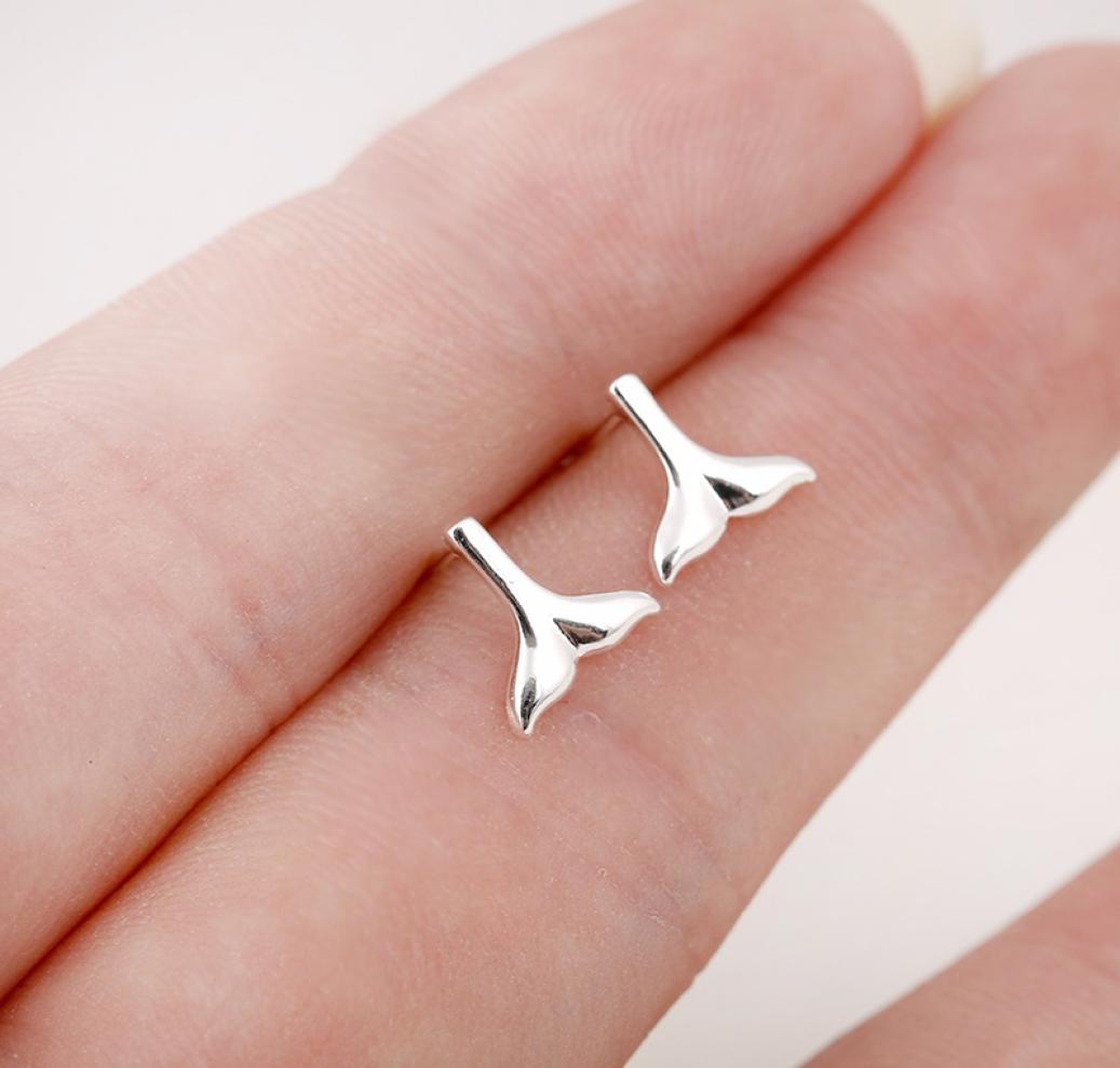 Selling New Cute Whale tail Earring Silver Gold Rose Gold Color Copper Material Earrrings Studs Kids Grils Summer Fashion Jewe5445584
Selling New Cute Whale tail Earring Silver Gold Rose Gold Color Copper Material Earrrings Studs Kids Grils Summer Fashion Jewe5445584