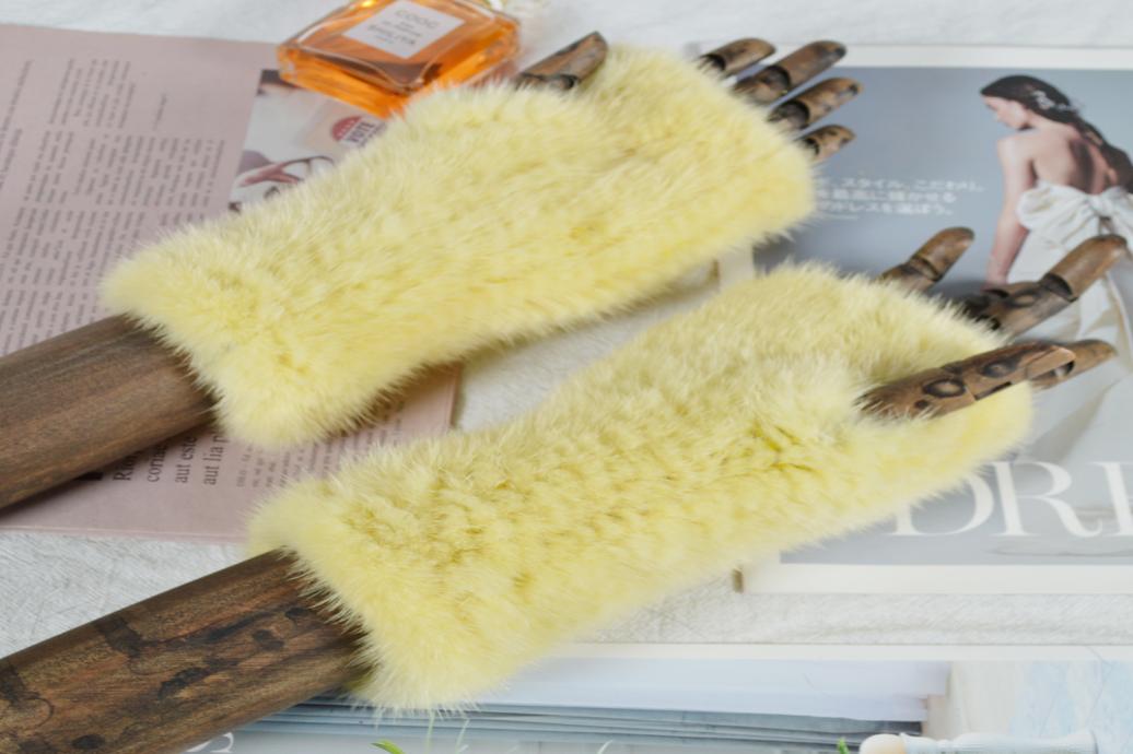 Luxury2020 Women Girls Knitted Fingerless Gloves Lady Winter Quality Real Mink Fur Mittens3468764
Luxury2020 Women Girls Knitted Fingerless Gloves Lady Winter Quality Real Mink Fur Mittens3468764