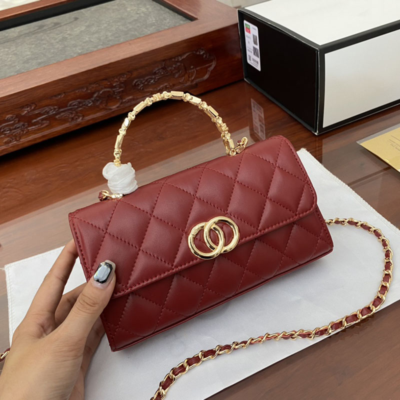 Mini Classic Designer CF Handle Woc Red Exquisite Retro Bag CC Crossbody White The Tote Wallet Matel Brand Lambskin Plain 22a Shopping Bags Middle Size 19.5x11cm, Wine 16x13cm
Mini Classic Designer CF Handle Woc Red Exquisite Retro Bag CC Crossbody White The Tote Wallet Matel Brand Lambskin Plain 22a Shopping Bags Middle Size 19.5x11cm, Wine 16x13cm