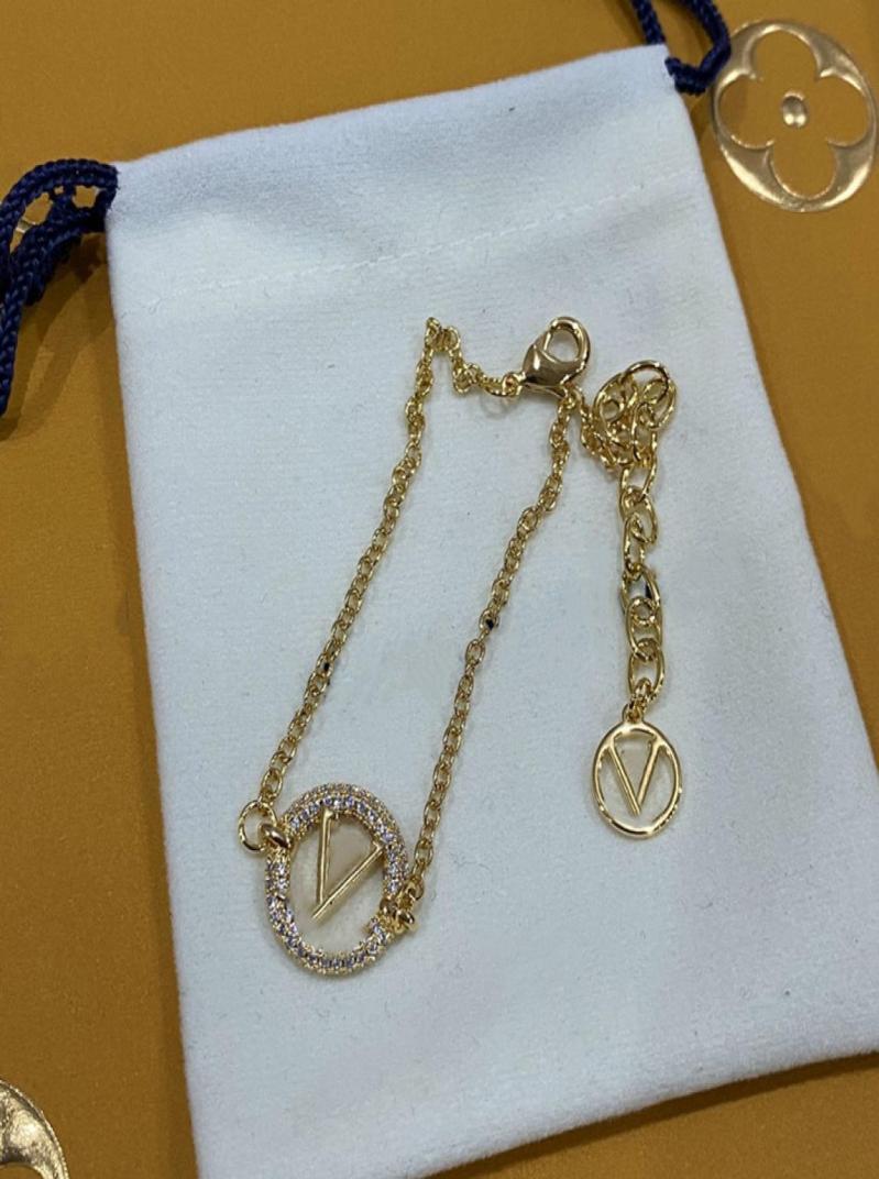 Designer Bracelets classic style fashion simple L women039s charm bracelet suitable for social gatherings gifts engagement is v5375184
Designer Bracelets classic style fashion simple L women039s charm bracelet suitable for social gatherings gifts engagement is v5375184